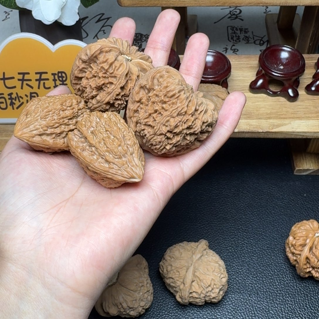 某***人文玩核桃吊坠1111111