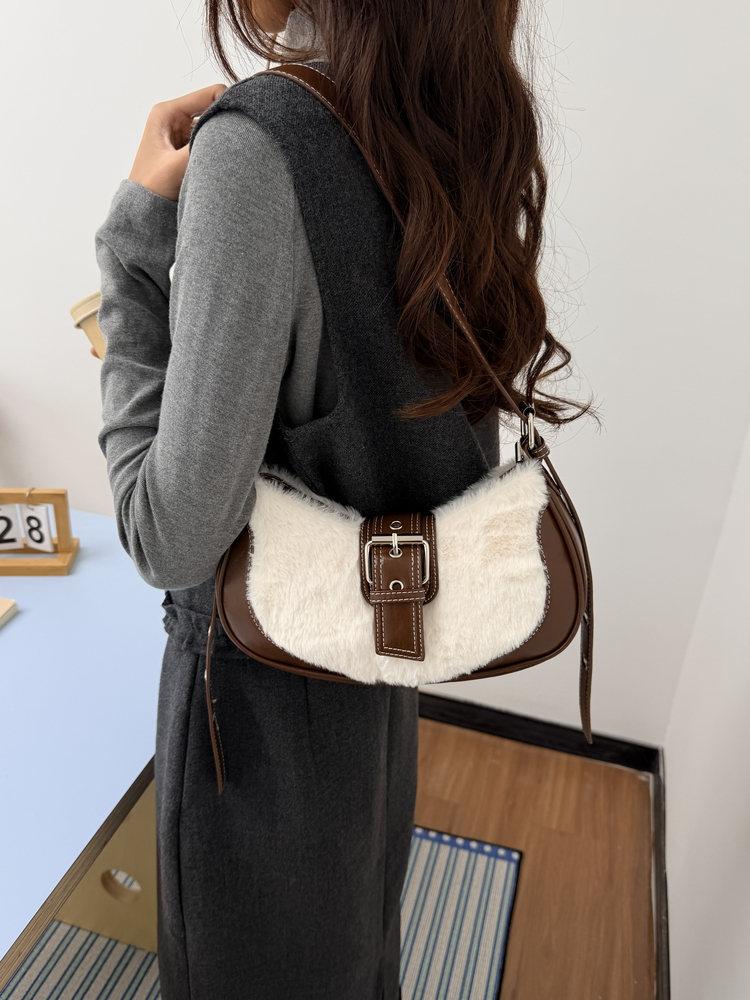 复古羊羔毛拼接腋下包女2025秋冬新款毛绒包韩系高级感单肩斜挎包