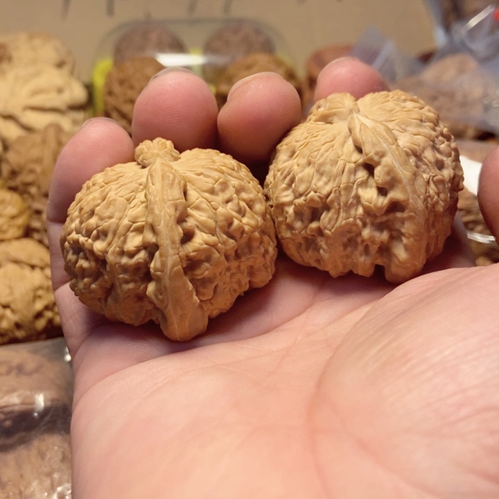 文玩核桃吊坠过*狮子