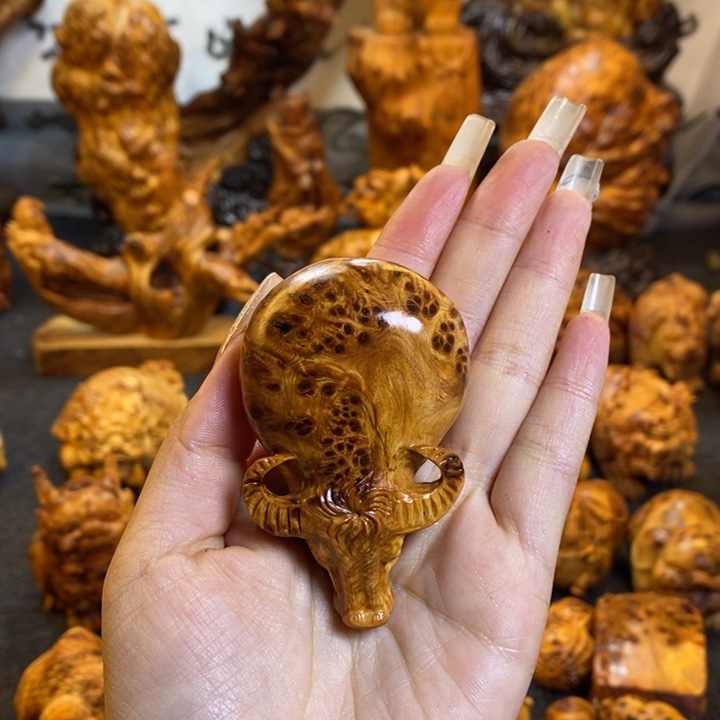 崖柏卧牛手把件手把件