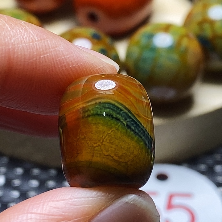 如***梦玛瑙/玉髓未镶嵌颈饰