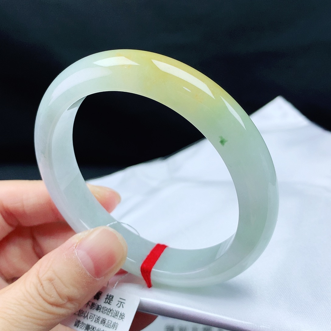 翡翠手镯未镶嵌57圈