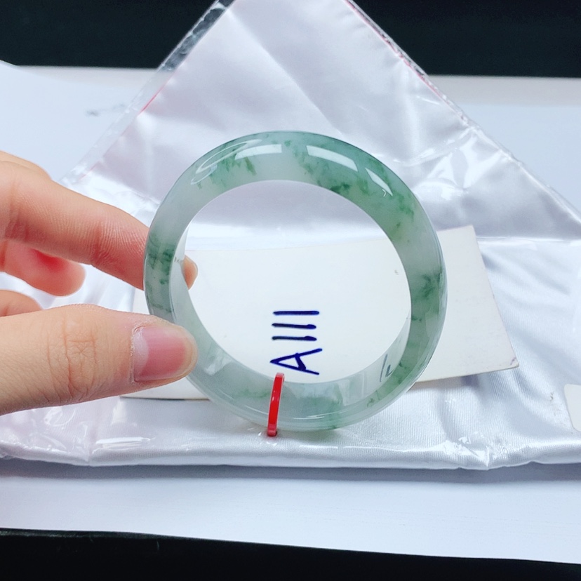 【闪购商品】翡翠手镯（贵妃镯）未镶嵌天然缅甸a货手镯53+