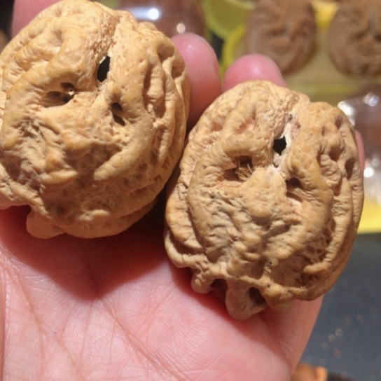 文玩核桃把件乾坤鬼脸核桃