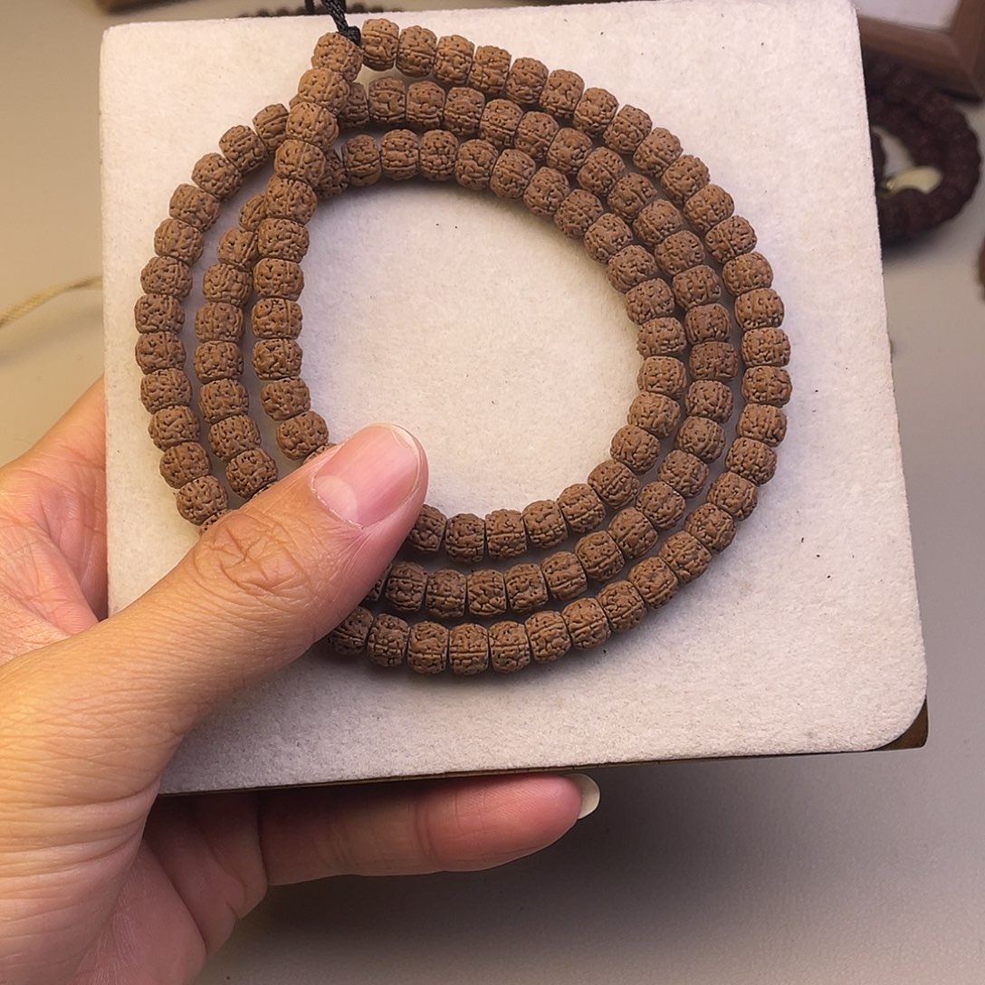 冬***)金刚菩提吊坠盘龙