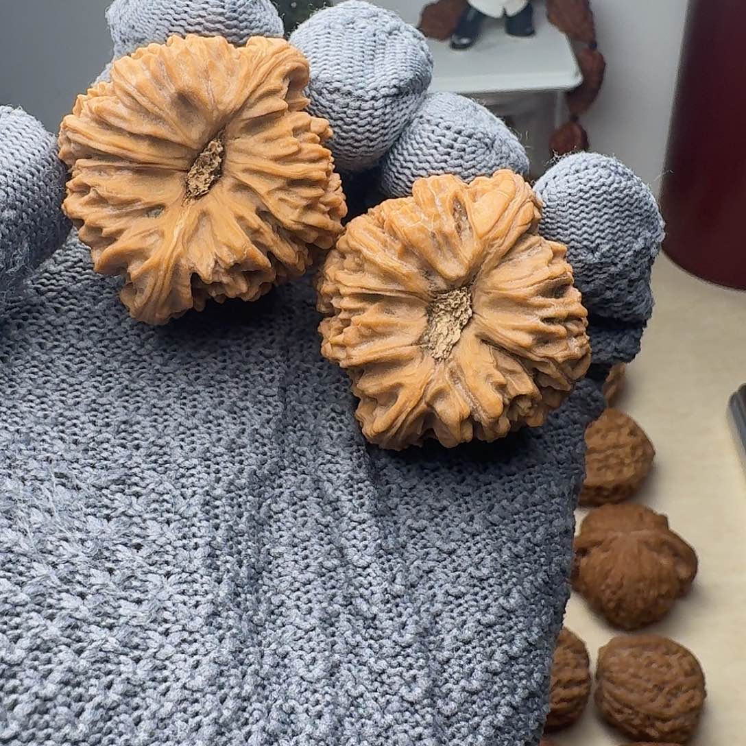 D***哥吊坠文玩核桃南疆