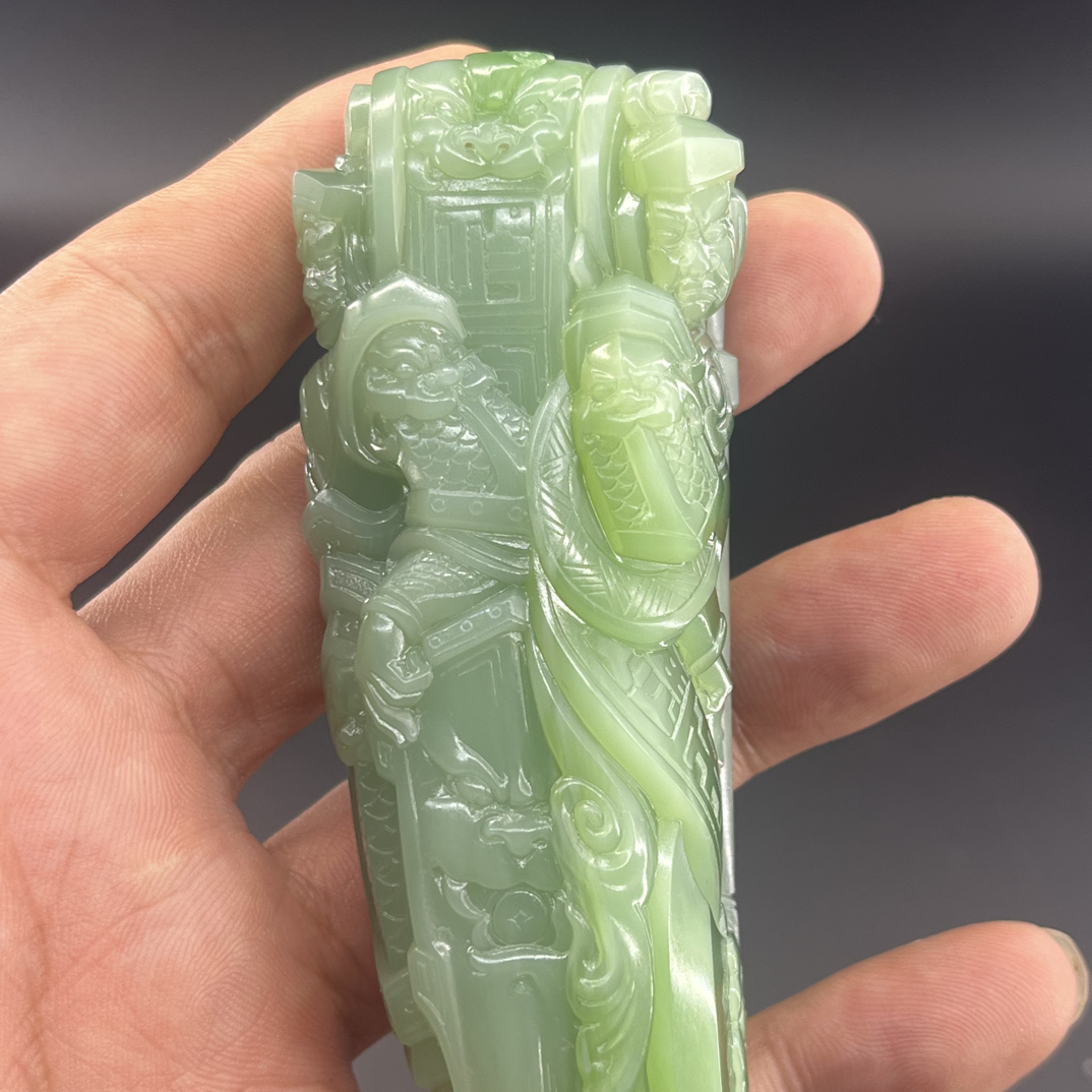 俄罗斯碧玉粉青加猫眼攻守兼备把件