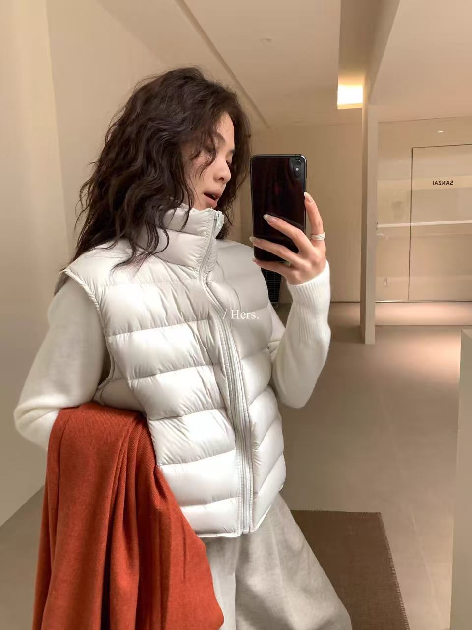 白鸭绒排骨马甲女2025秋冬新款设计感小众简约立领外套保暖面包服