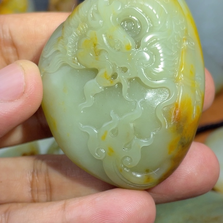 颈饰未镶嵌和田玉