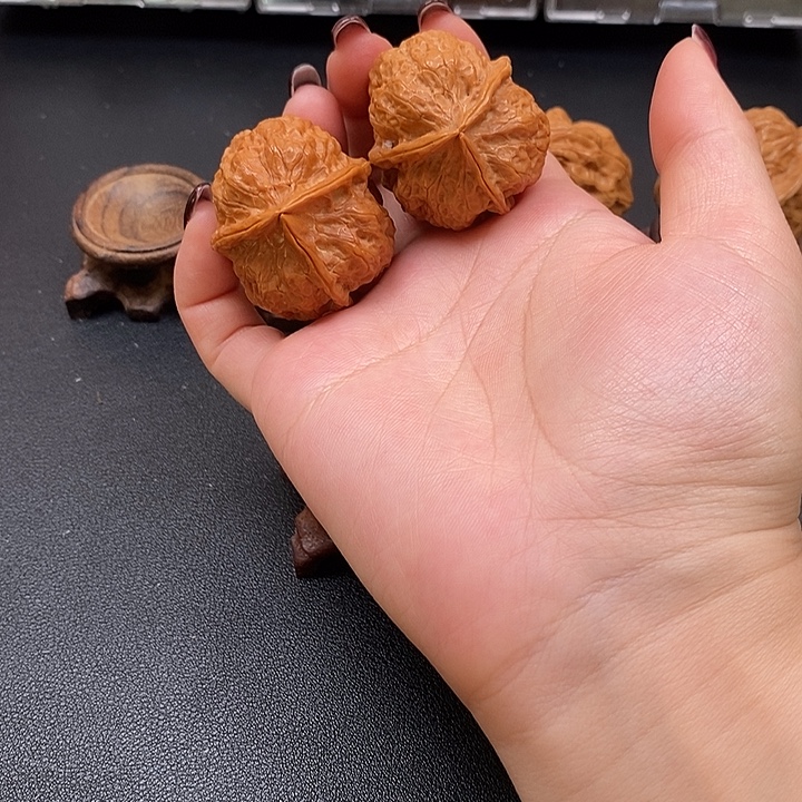 文玩核桃吊坠三棱39