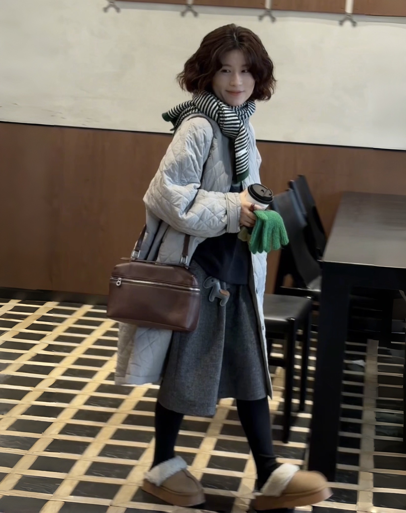 2025新款高级感过膝长款休闲慵懒风圆领菱格夹棉外套