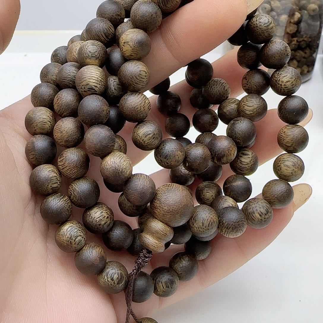 沉香手串M***玲张勺子0.8   35克999沉浮