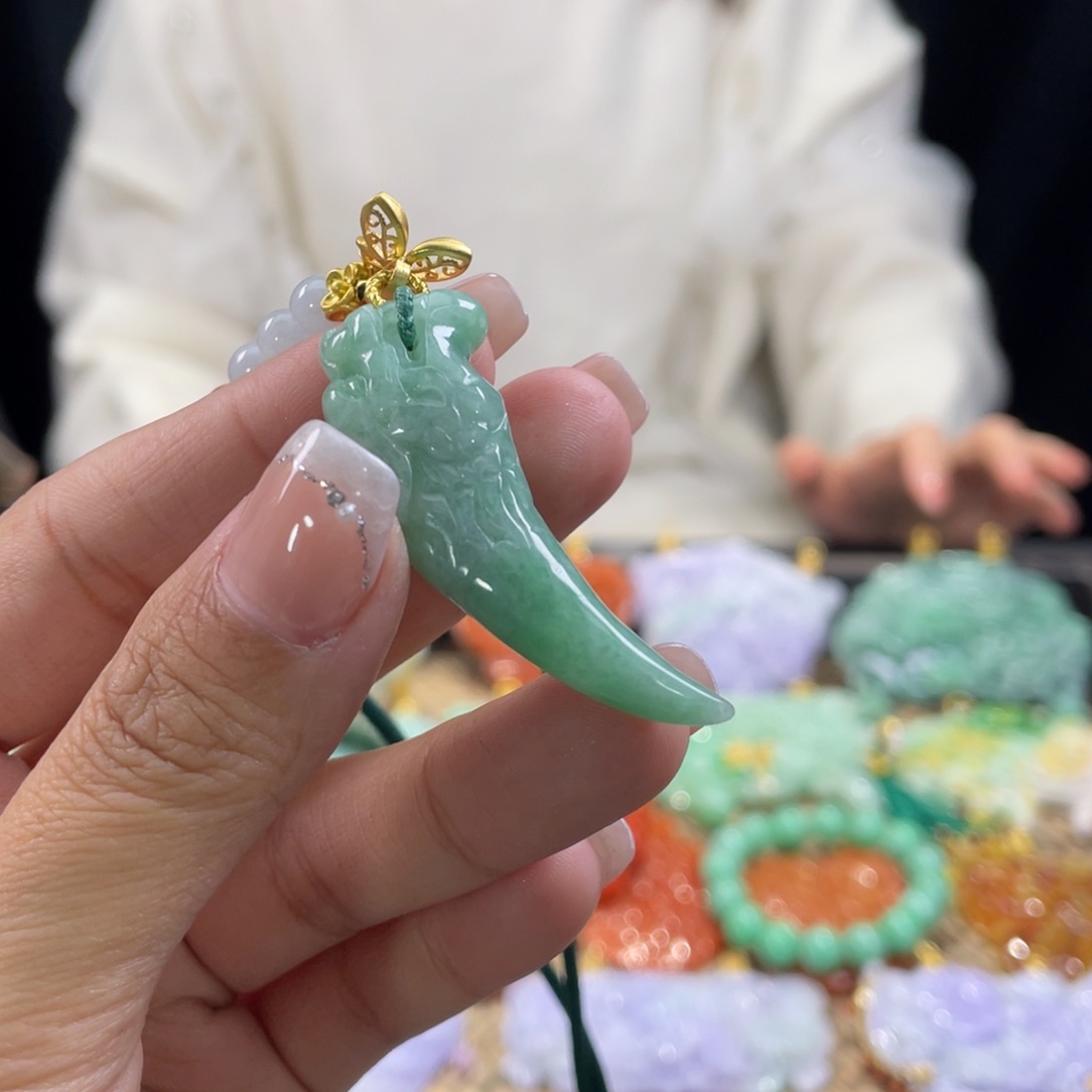 翡翠颈饰未镶嵌代编织