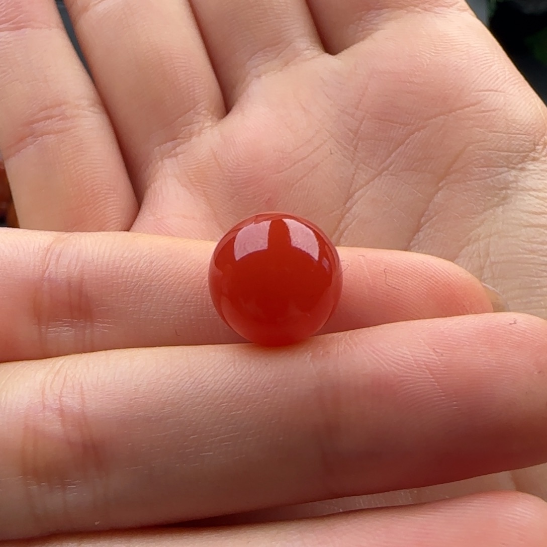 于***秋南红玛瑙未镶嵌圆珠12.4有白纹