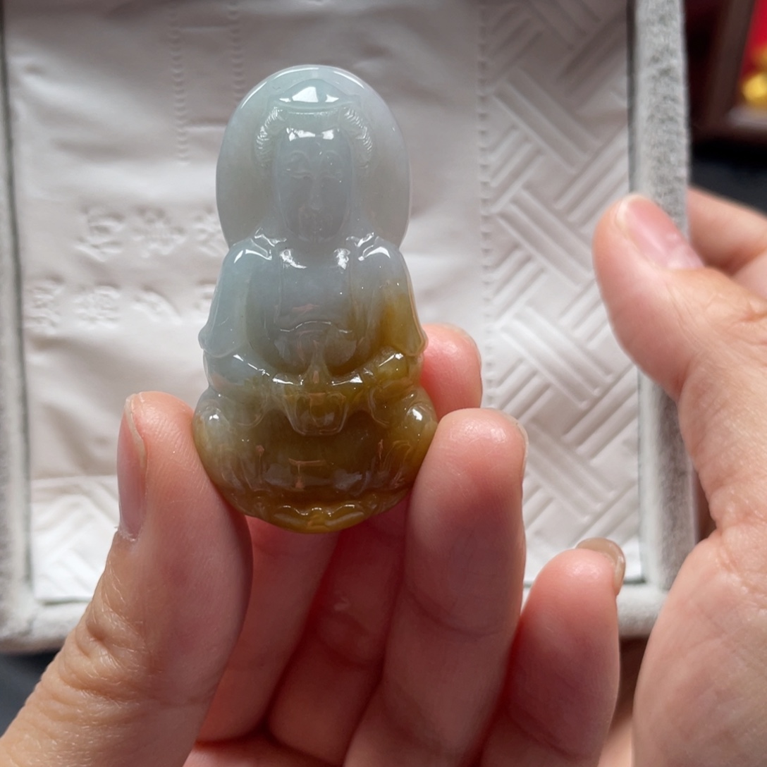 翡翠未镶嵌颈饰挂件