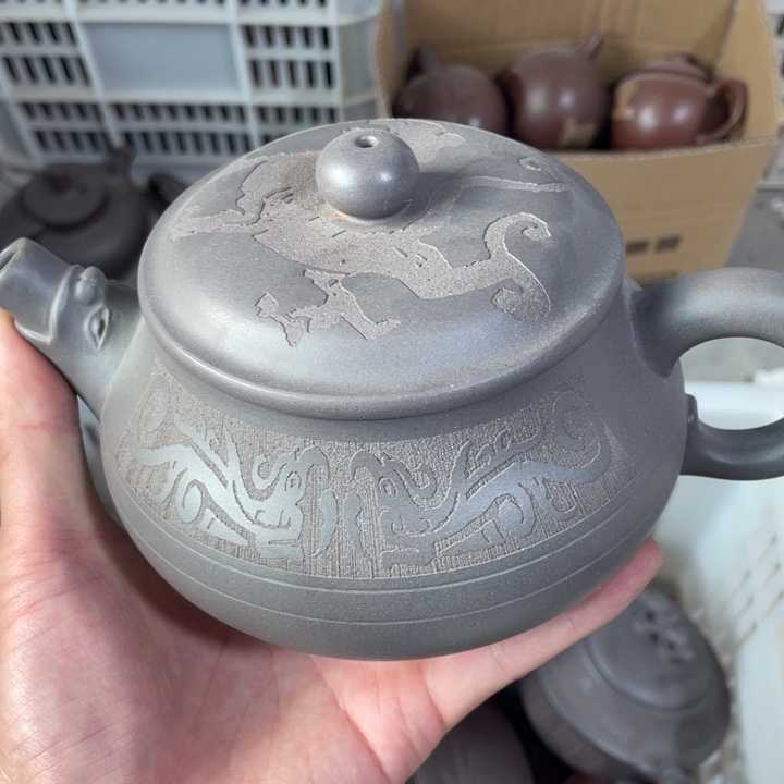 老厂紫砂壶一件。