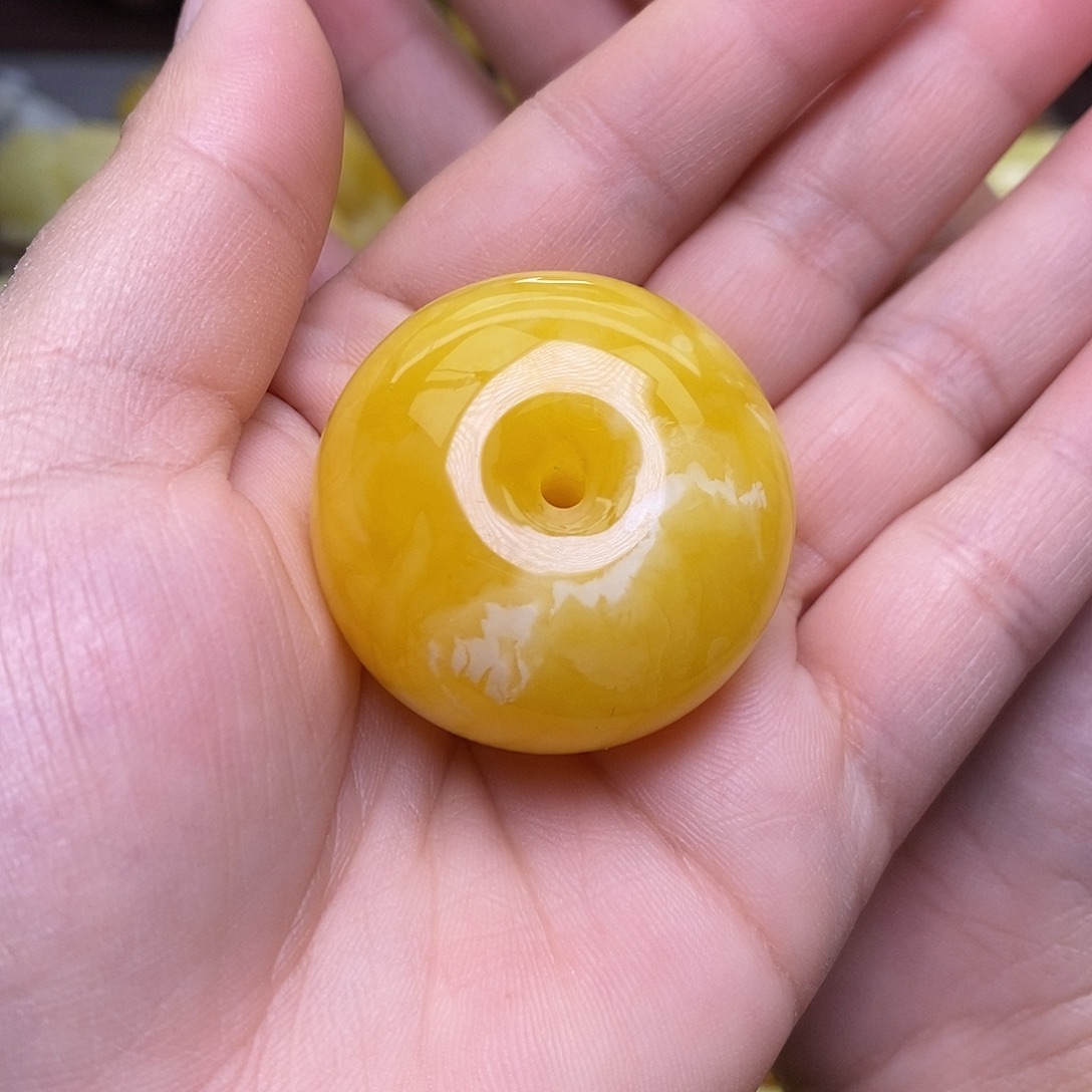 蜜蜡未镶嵌珠宝奇石