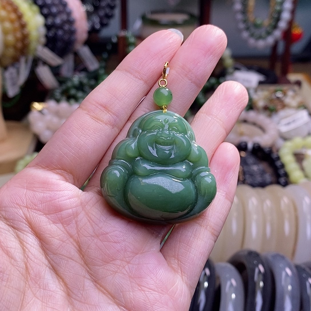 和田玉福利补贴碧玉粉绿佛公吊坠未镶嵌