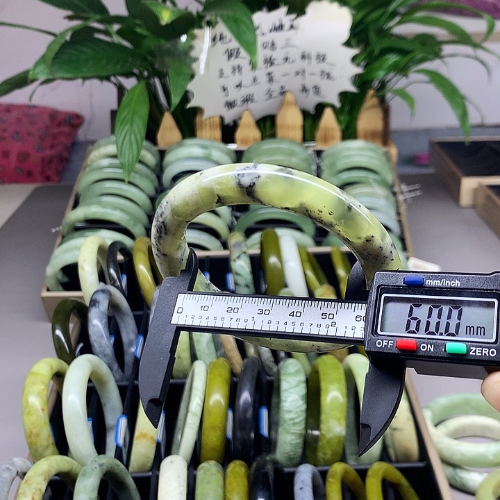 未镶嵌蛇纹石玉手镯116