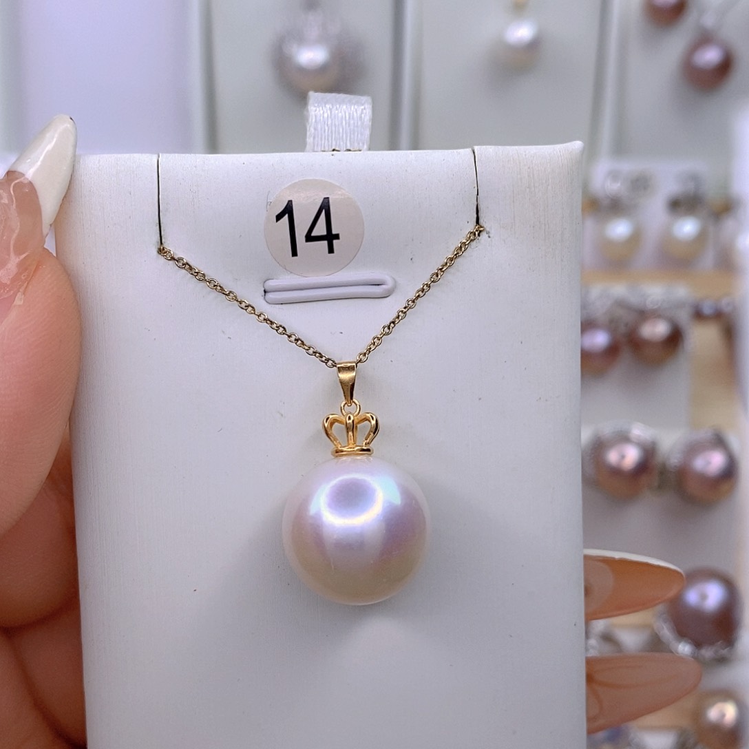 淡水珍珠18K金镶嵌颈饰