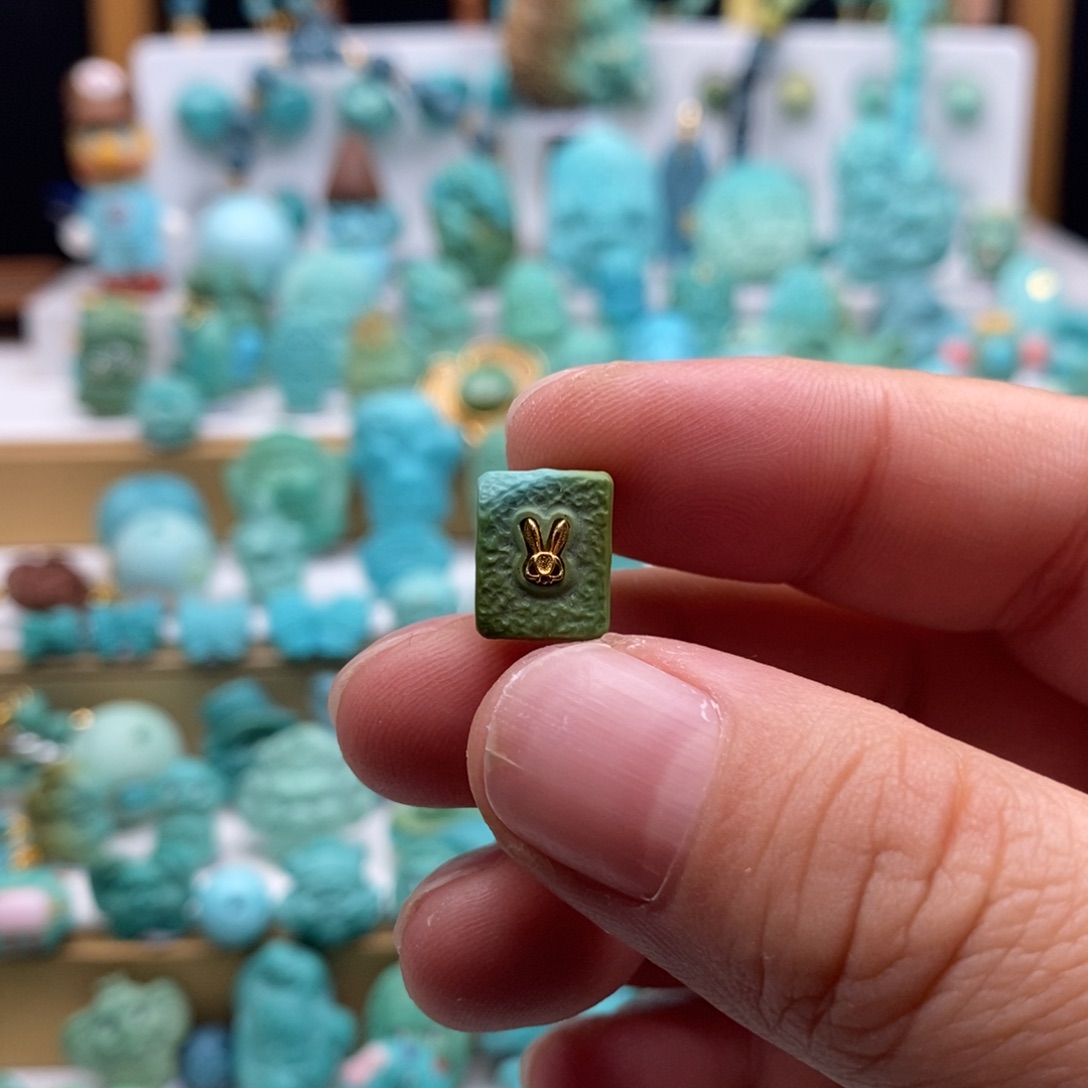 *****绿松石未镶嵌挂件