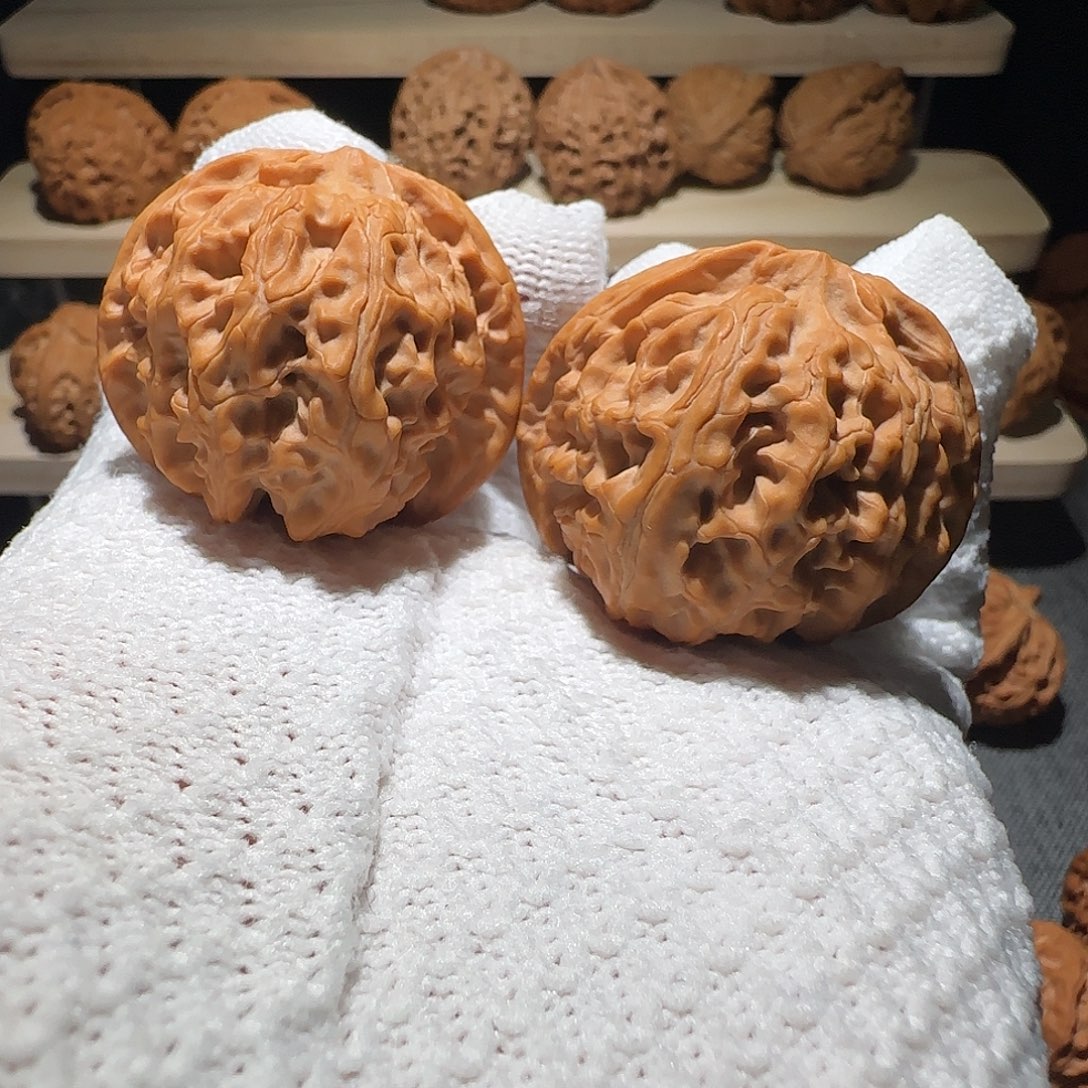 文玩核桃吊坠苹果