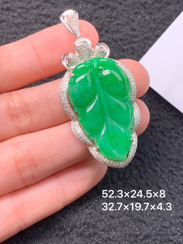 18k金镶嵌天然缅甸翡翠阳绿树叶吊坠
