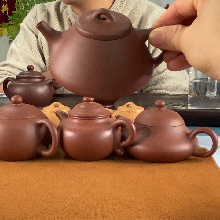 紫砂茶壶红皮龙子冶160左右的容量