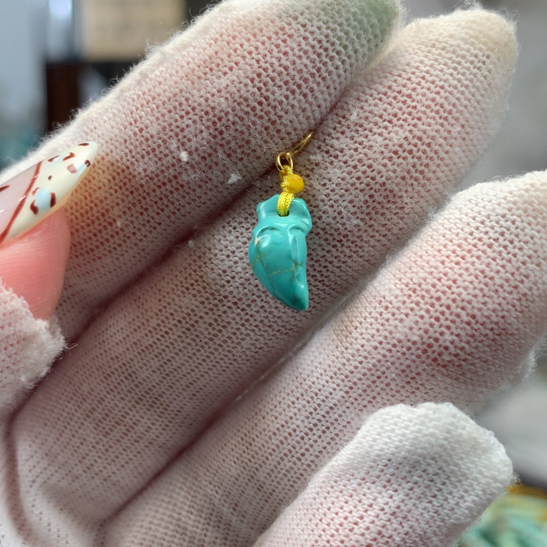 绿松石未镶嵌挂件