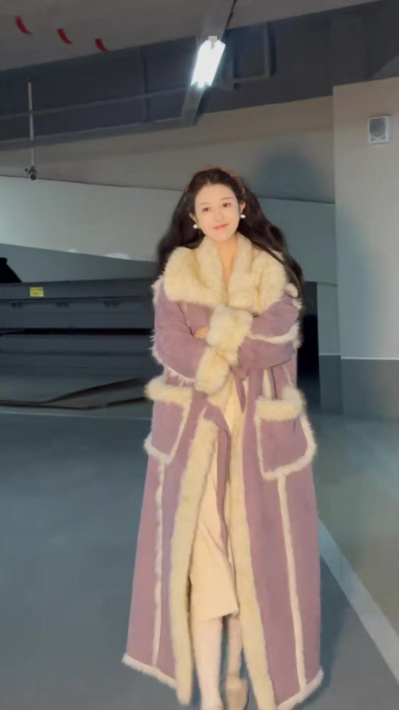 2025冬季新款韩系小香风皮毛一体羊羔毛中长款外套女加厚保暖大衣