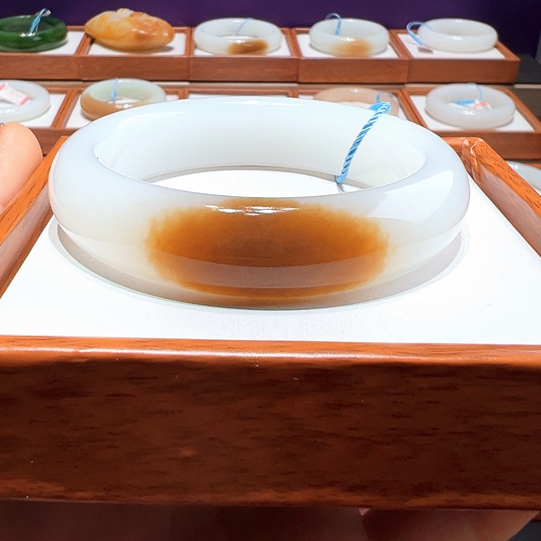 和田玉手镯未镶嵌56 57