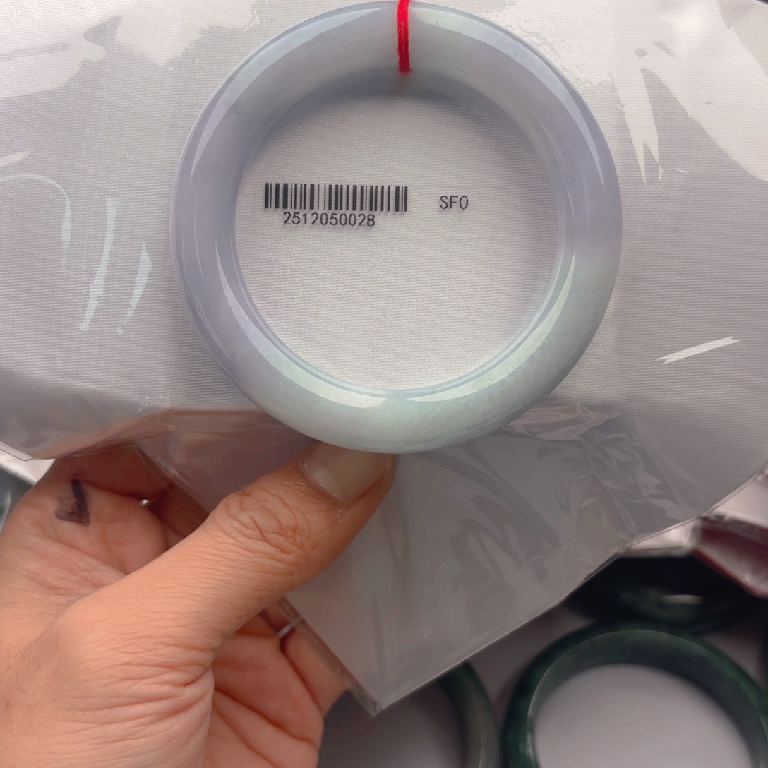 翡翠未镶嵌手镯5556x8. 40