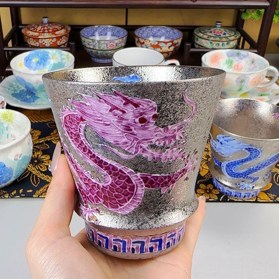 他家茶具瓷器真美！