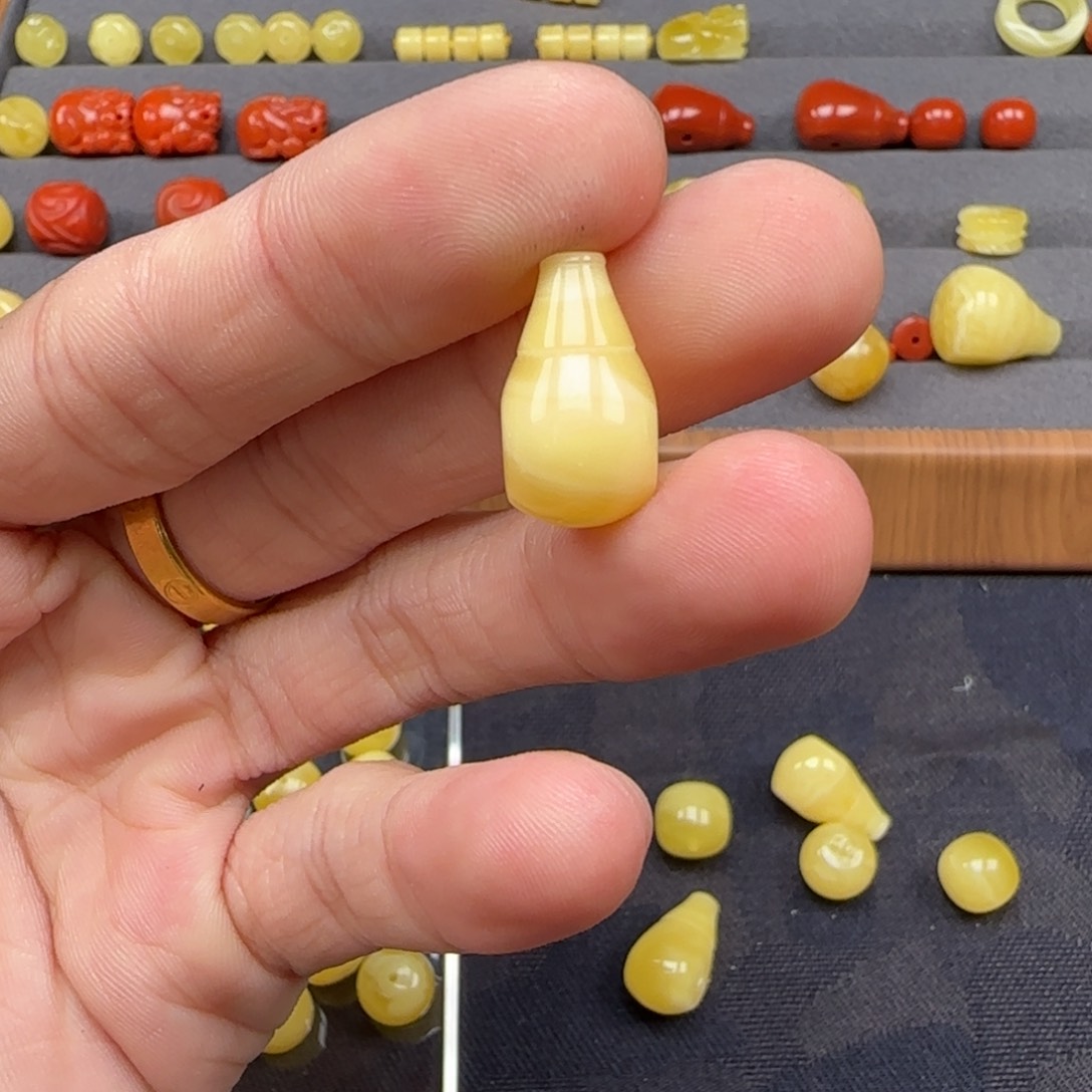 蜜蜡裸石未镶嵌三通a16