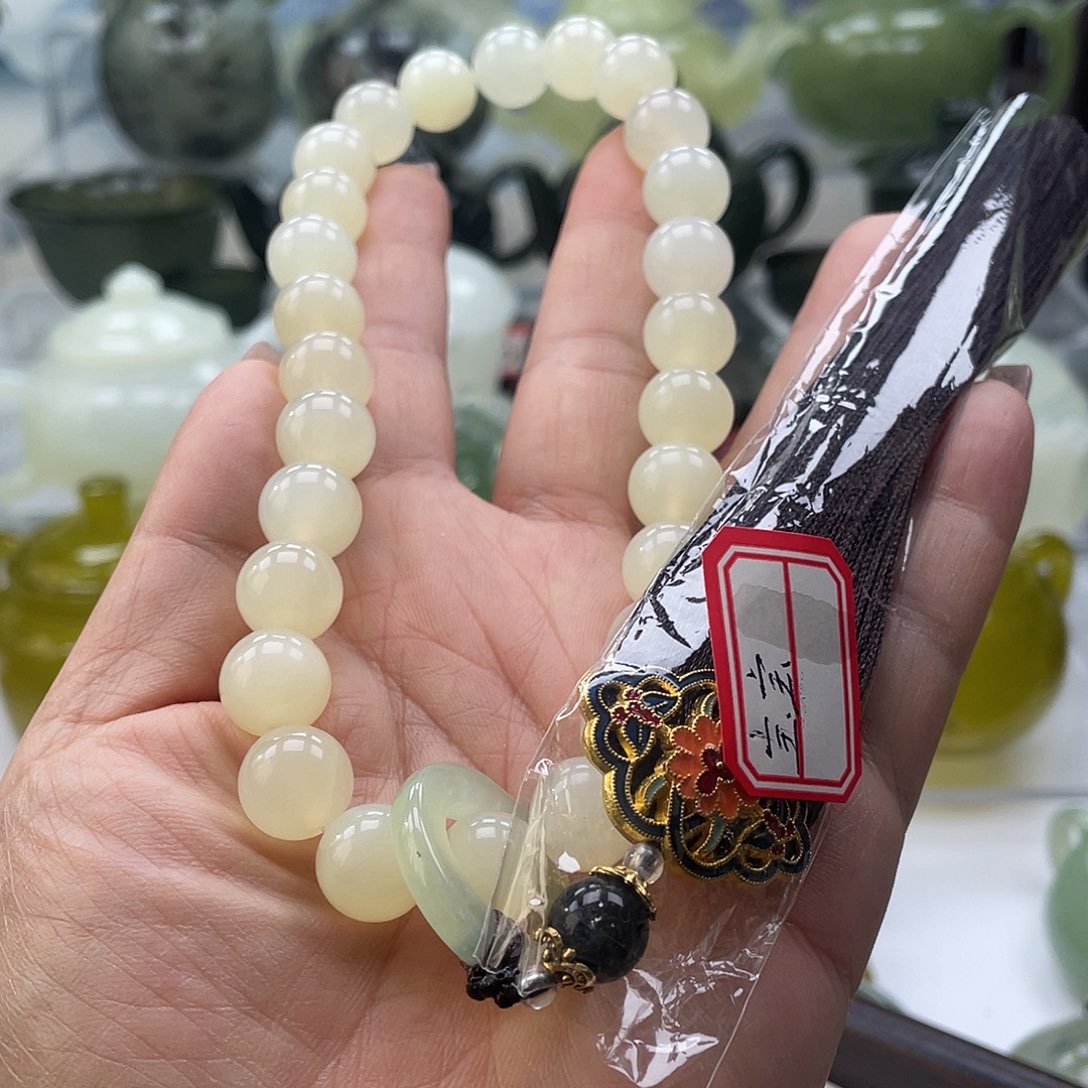 宝***宝蛇纹石玉未镶嵌手持