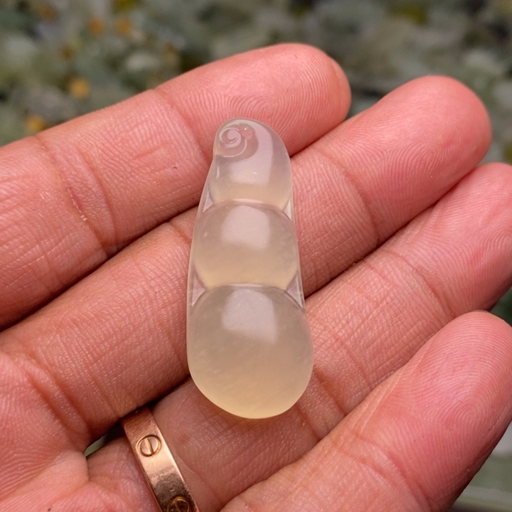 蛇纹石玉颈饰合金150