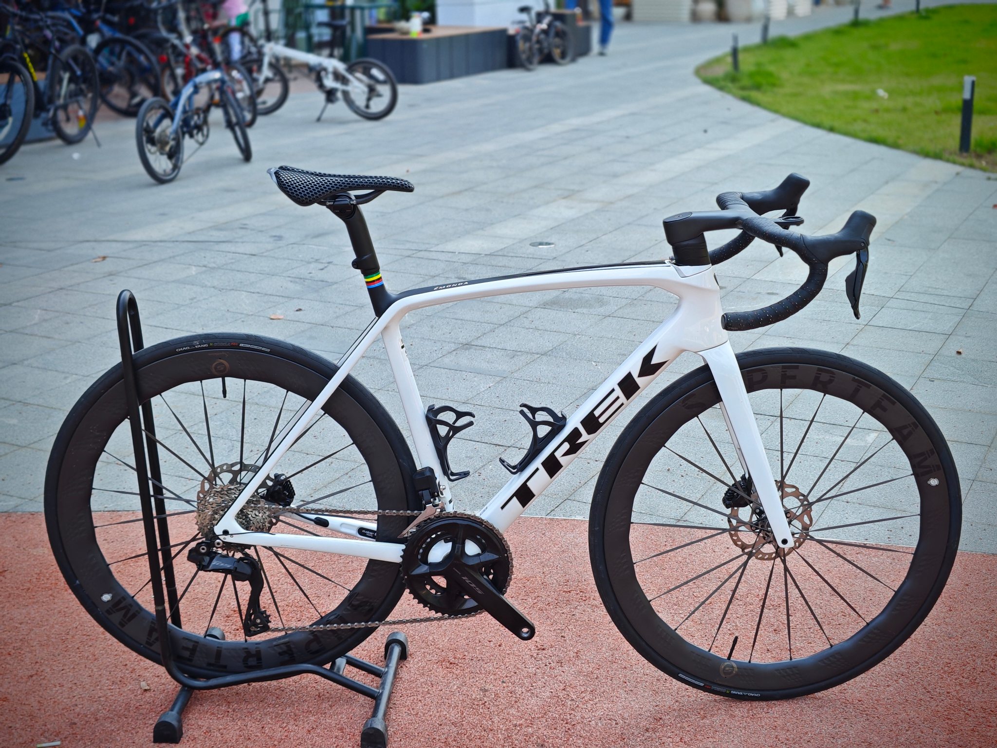 公路自行车碳纤维自行车emondasl6尺码56适合身高177-183左右