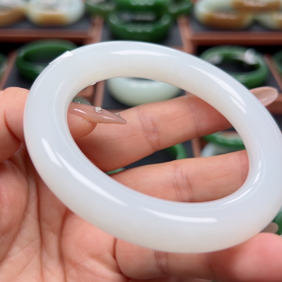 未镶嵌手镯和田玉5859圈口