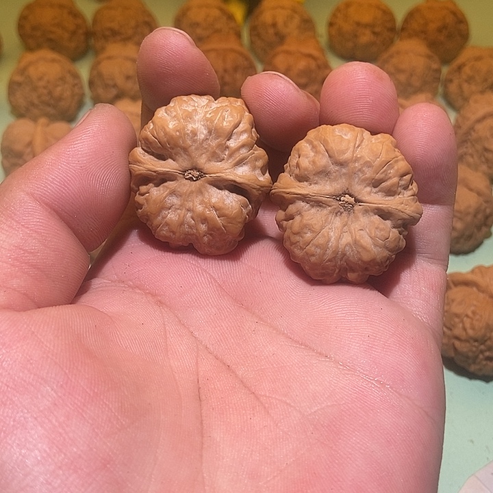 文玩核桃吊坠一**过蛤蟆头35全品