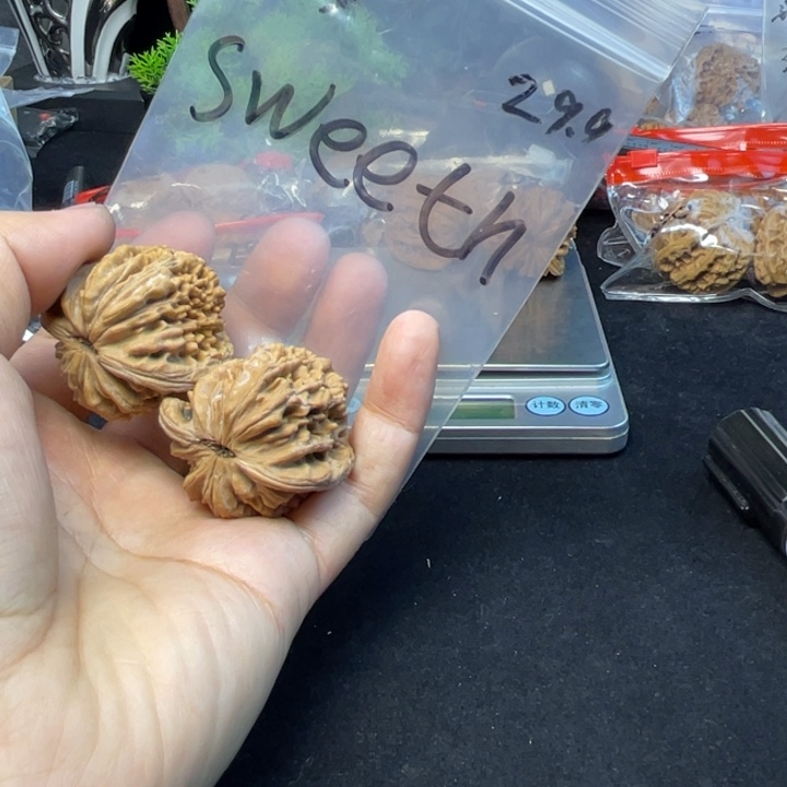 文玩核桃把件s****t四座楼