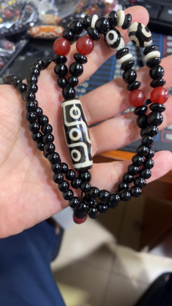 D 643 老黑白九眼项链