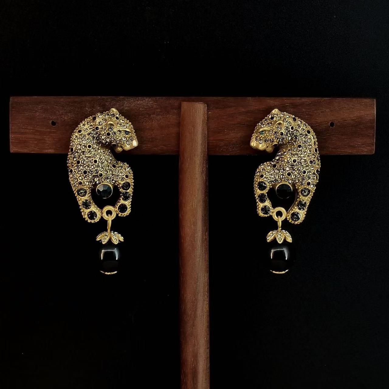 纯铜锆石耳饰 气质黑豹满镶锆石耳钉