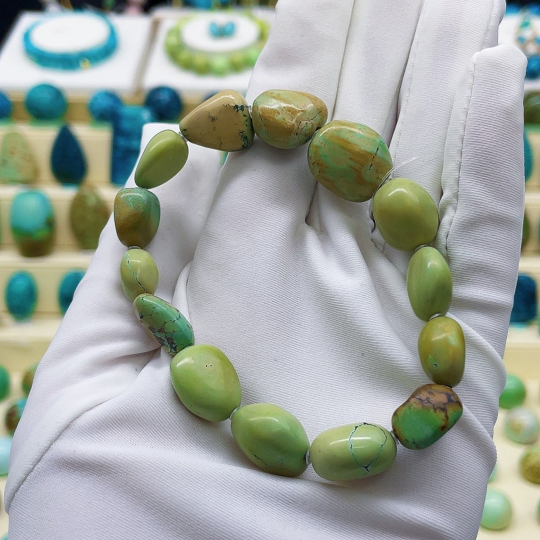 绿松石未镶嵌颈饰