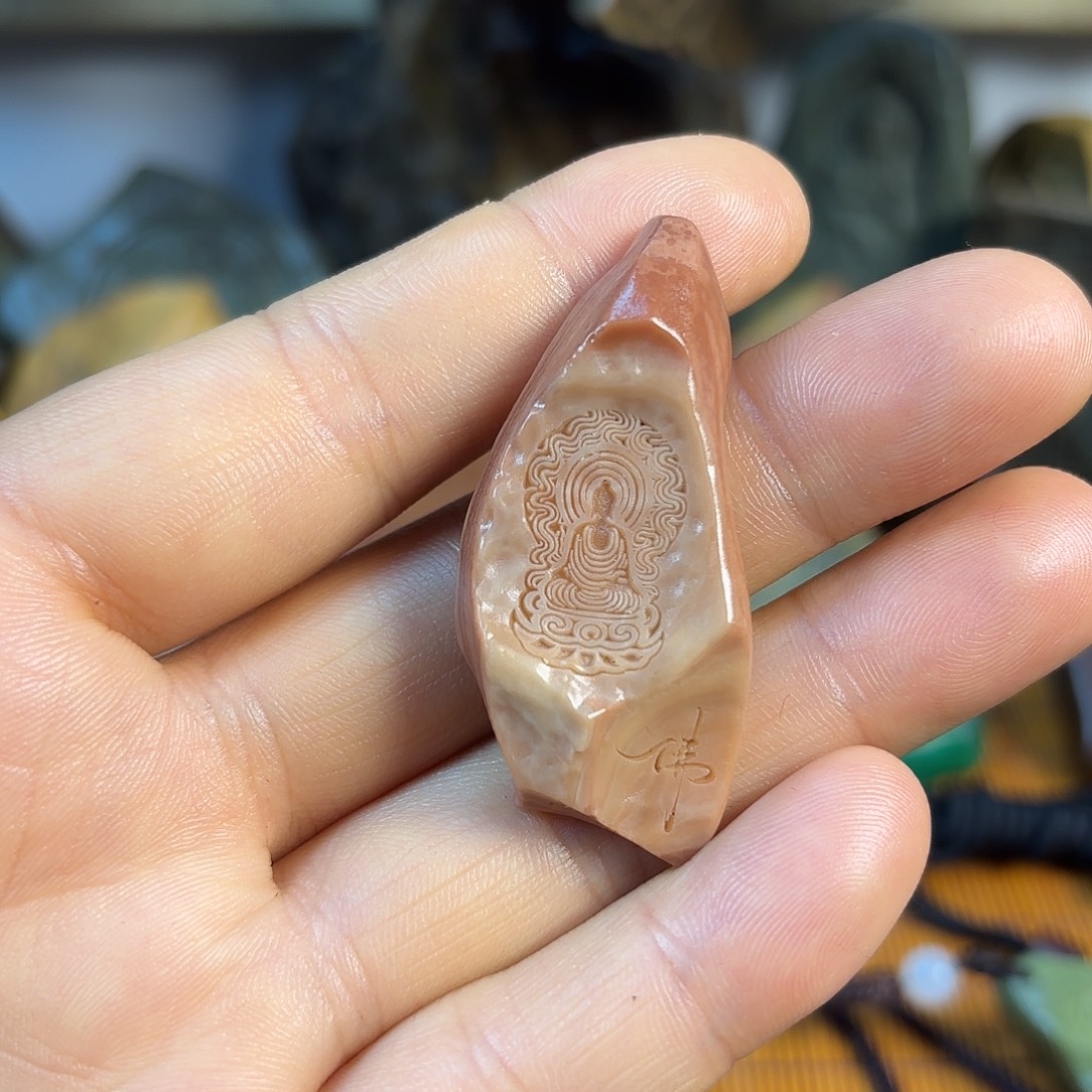 新疆戈壁石原石雕刻