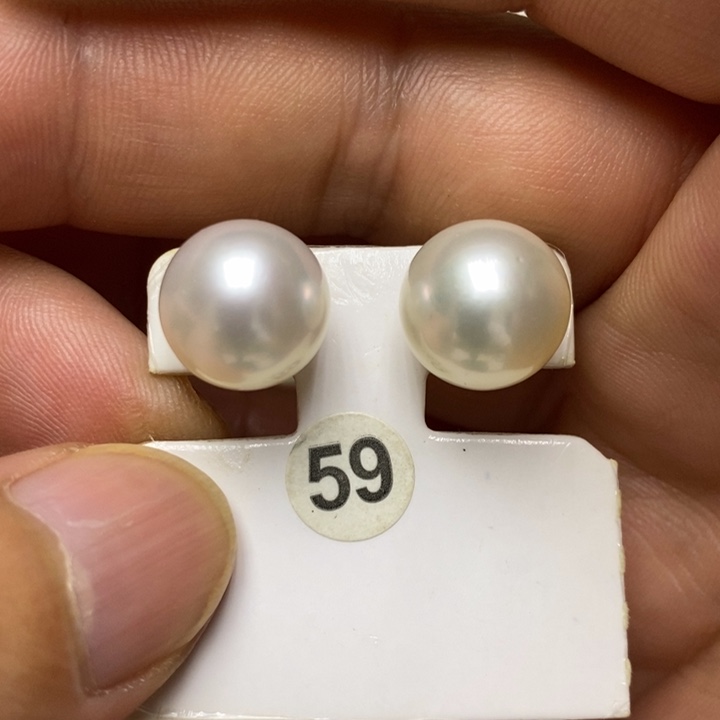 18K金镶嵌海水珍珠澳白珍珠耳钉
