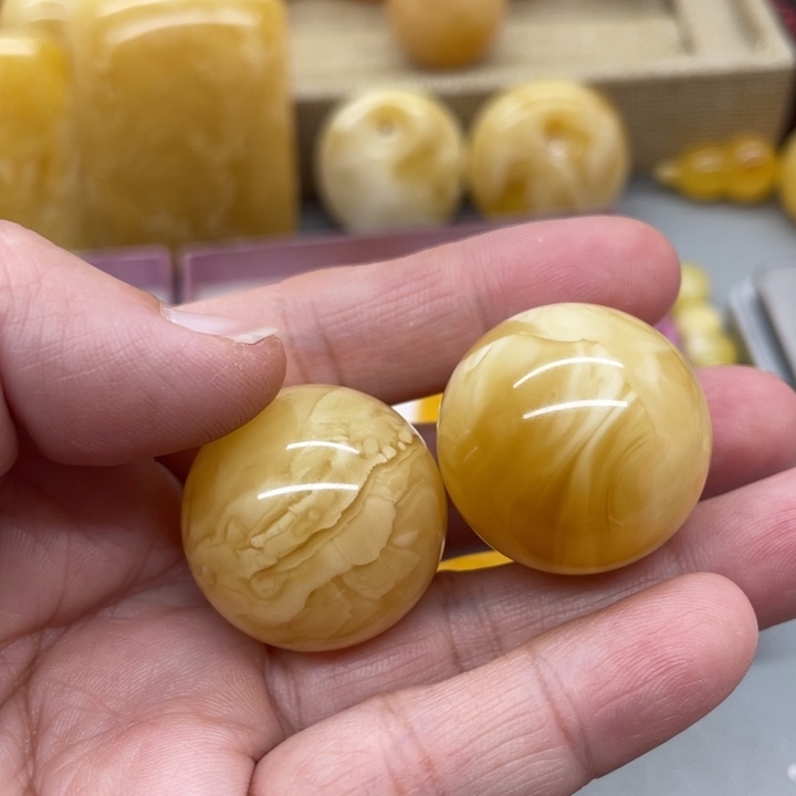 琥珀裸石未镶嵌堂*蜜蜡