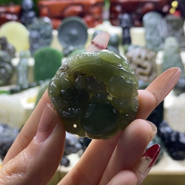 和田玉颈饰未镶嵌