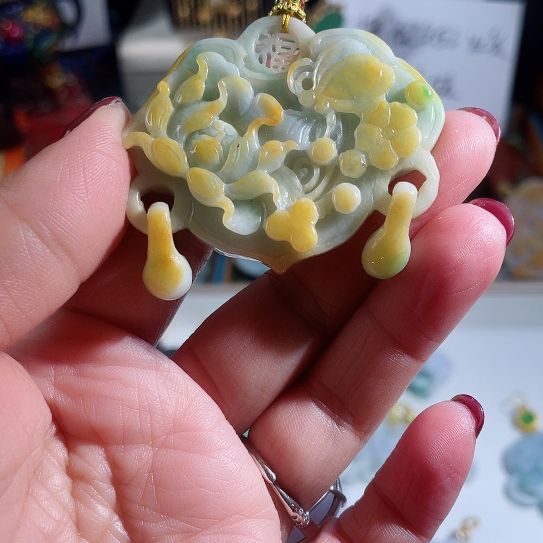 翡翠颈饰未镶嵌翡翠黄加绿