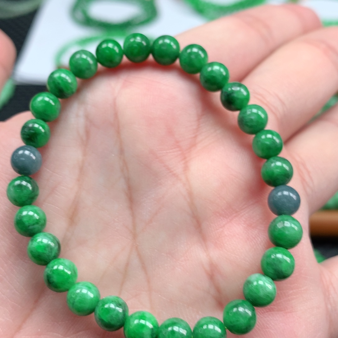 翡翠手链未镶嵌翡翠