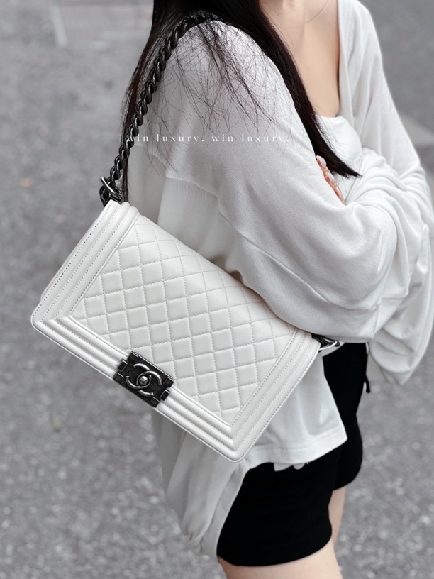 95新 Chanel/香奈儿 香奈儿leboy白银中号单肩斜挎包 21开